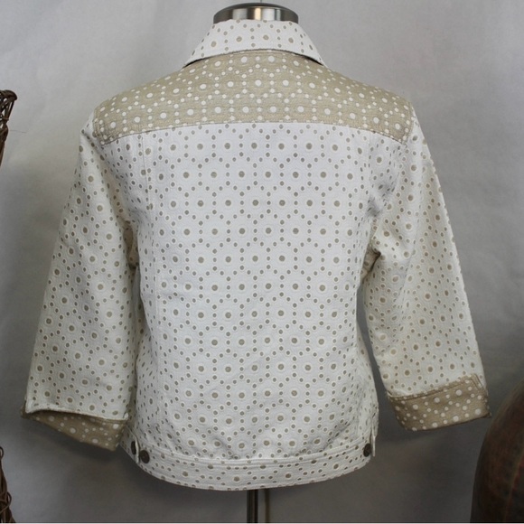 Draper's & Damon's Beige Textured Eyelet Cuffed Button Up Jacket With Pockets - Picture 2 of 2